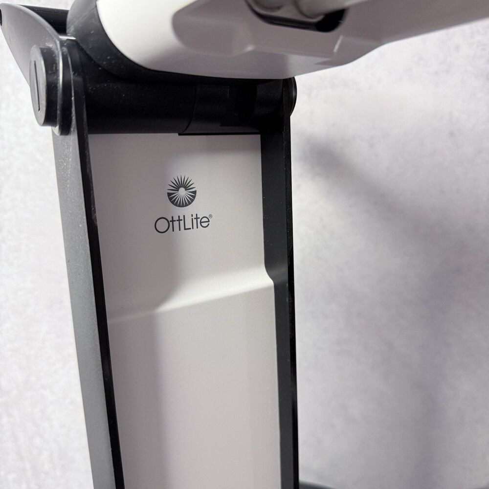 Ottlite Folding Portable Desk Lamp Model GX7902 Black Tested and works great! - Picture 5 of 7